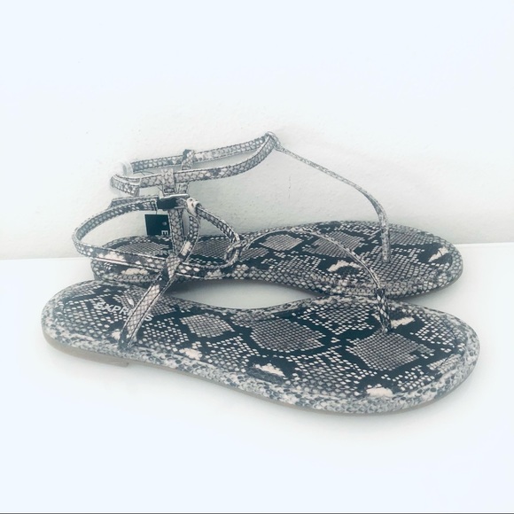 EXPRESS SNAKE PRINT TOE POST SANDALS.SIZE 9 - Picture 2 of 6
